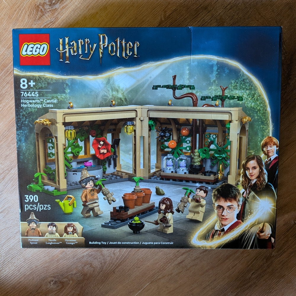 LEGO Harry Potter Herbology Class Set with Green and Brown